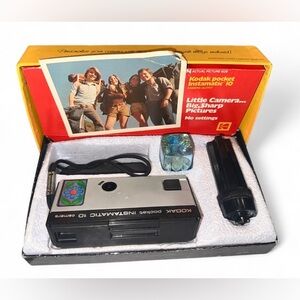 Vintage 70s Kodak Pocket Instamatic 10 Camera Set